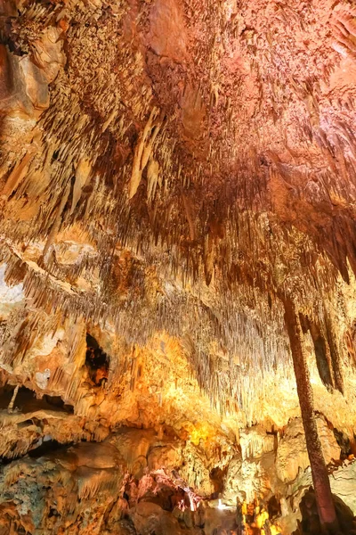 Formations en Damlatas Cave, Alanya, Antalya, Turquie — Photo