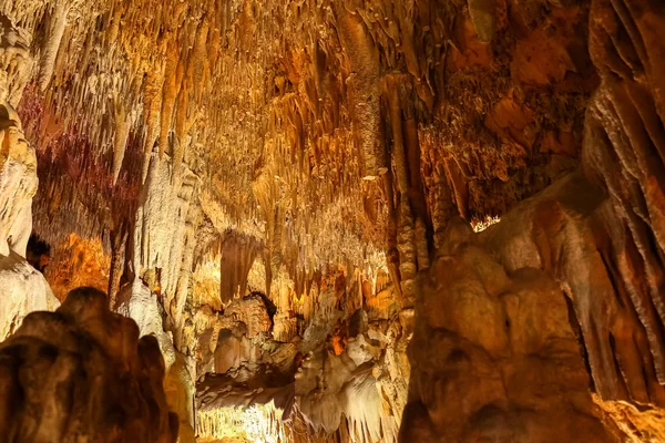 Formação e educação em Damlatas Cave, Alanya, Antalya, Turquia — Fotografia de Stock