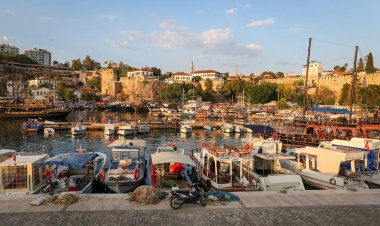 Antalya Limanı, Türkiye'de tekneler