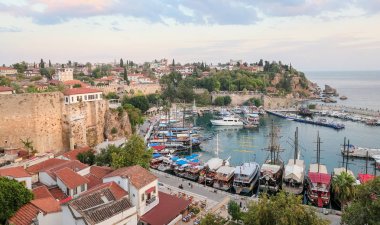 Antalya Limanı, Türkiye'de tekneler