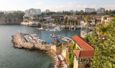 Antalya Limanı, Türkiye'de tekneler