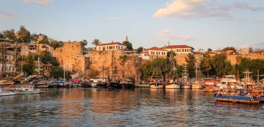Antalya Limanı, Türkiye'de tekneler