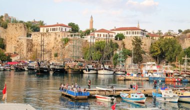 Antalya Limanı, Türkiye'de tekneler