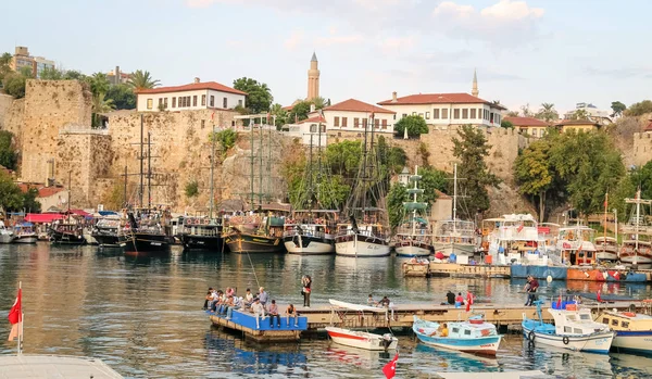 Antalya Limanı, Türkiye'de tekneler