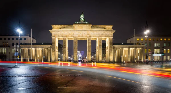 Brandenburg gate en Berlín, Alemania — Foto de Stock