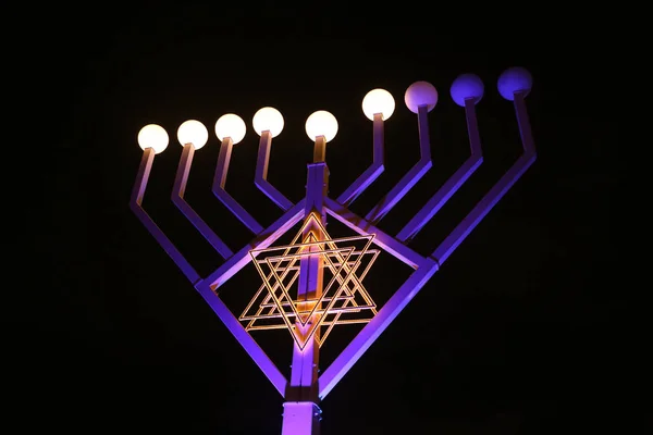 Hanukkiah, Menorah com nove ramos — Fotografia de Stock