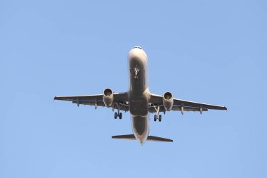 İniş uçak yaklaşım