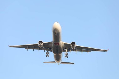 İniş uçak yaklaşım