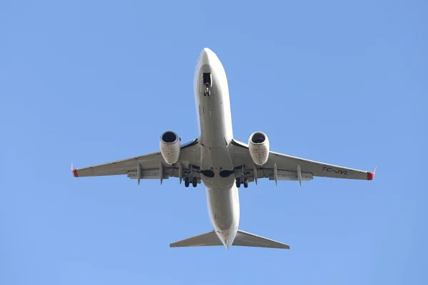 Approche de l'avion à l'atterrissage — Photo