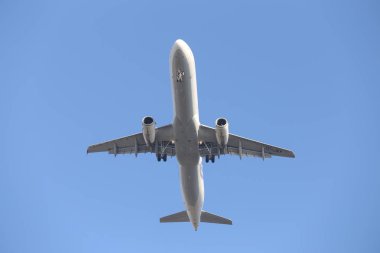 İniş uçak yaklaşım