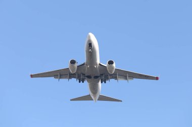 İniş uçak yaklaşım