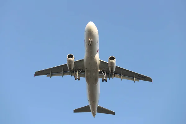 Προσέγγιση προσγείωσης αεροπλάνου — Φωτογραφία Αρχείου