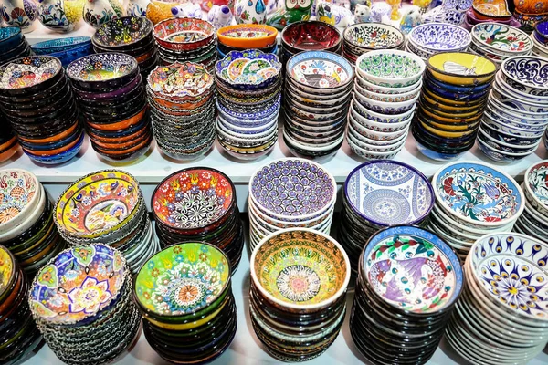 Turkish Ceramics in Grand Bazaar, Istanbul, Turkey — Stock Photo, Image