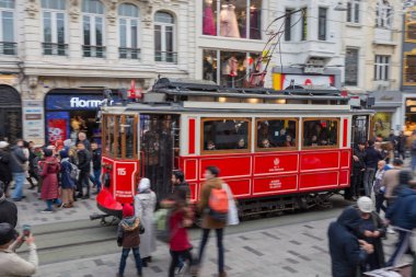 Istanbul, Türkiye'de tarihi kırmızı tramvay