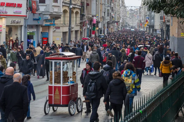 Istiklal Avenue in Istanbul City, Turkey — Stock Photo, Image
