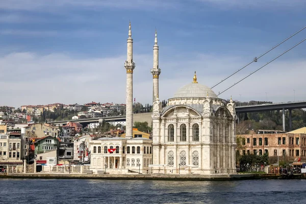 Buyuk Mecidiye Mosque in Istanbul, Turkey — Stock Photo, Image