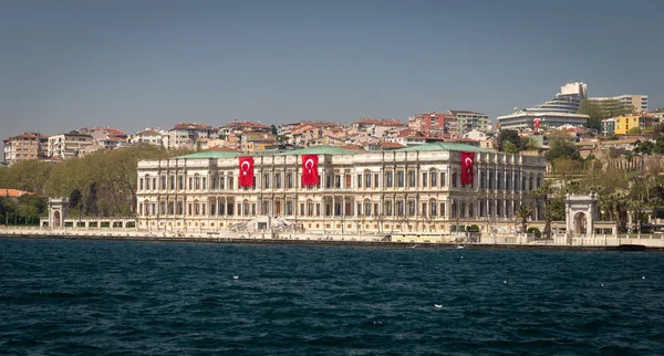 Ciragan palast in istanbul stadt, türkei — Stockfoto
