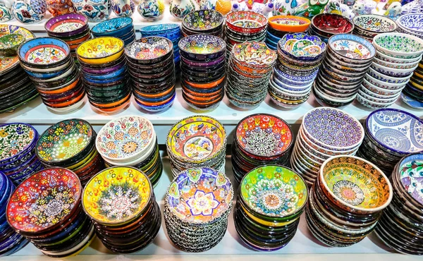 Turkish Ceramics in Grand Bazaar, Istanbul, Turkey — Stock Photo, Image