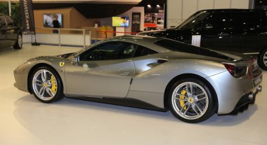 Istanbul, Türkiye - 10 Şubat 2018: Ferrari araba Cnr Avrasya Boat Show Cnr Expo Center'da ekranda