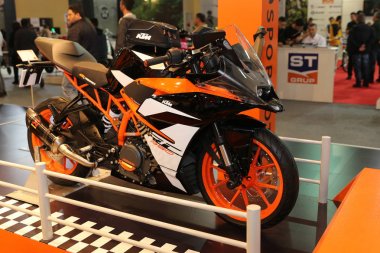 Istanbul, Türkiye - 25 Şubat 2018: Ktm Rc 390 Motobike Istanbul Istanbul Sergi Sarayı'ekranda