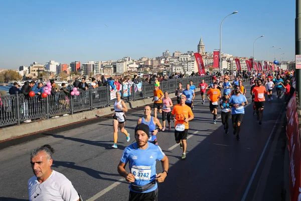 41 год. Стамбульский марафон — стоковое фото