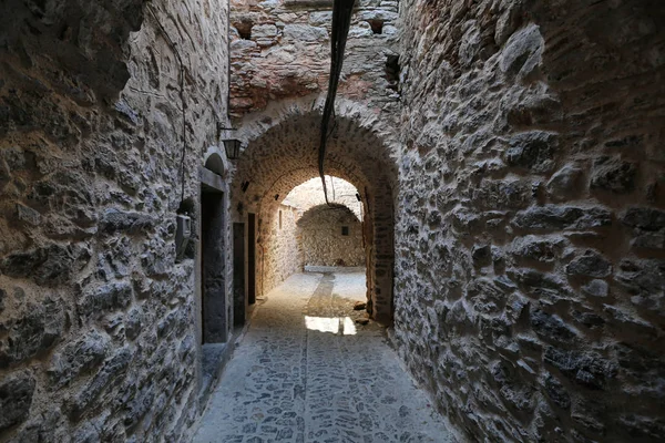 Rue traditionnelle de Mesta, île de Chios, Grèce — Photo