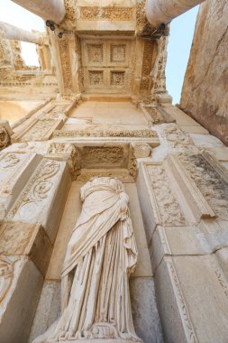 Episteme, Efes Antik Kenti 'ndeki bilgi heykeli, İzmir, Türkiye
