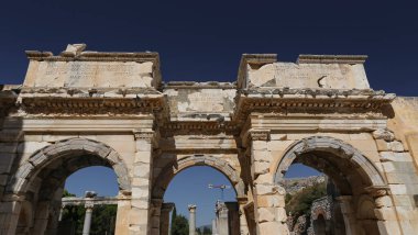 İzmir 'in Efes kentindeki Celsus Kütüphanesi, Türkiye