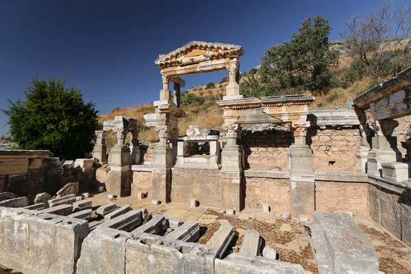 Fonte de Trajano em Éfeso Cidade Antiga, Izmir, Turquia — Fotografia de Stock