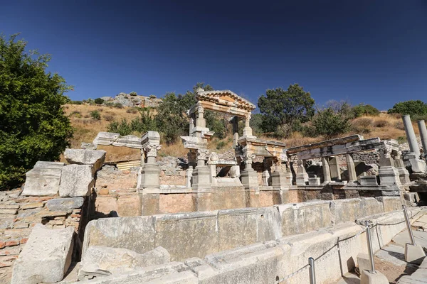 Fuente de Trajano en Éfeso Ciudad Antigua, Izmir, Turquía —  Fotos de Stock