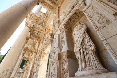 Episteme, Efes Antik Kenti 'ndeki bilgi heykeli, İzmir, Türkiye