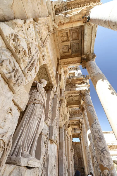Personificazione della statua della Sapienza nella Città Antica di Efeso, Smirne , — Foto Stock