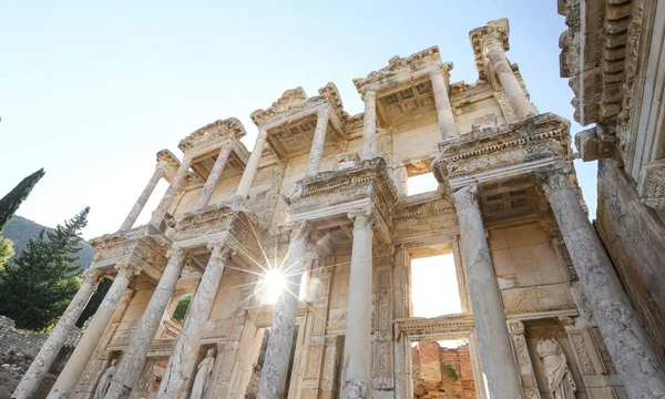 İzmir 'in Efes kentindeki Celsus Kütüphanesi, Türkiye — Stok fotoğraf