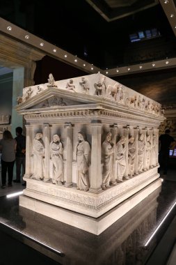 İstanbul Arkeoloji Müzesi 'nde Ağlayan Kadın lahiti, 