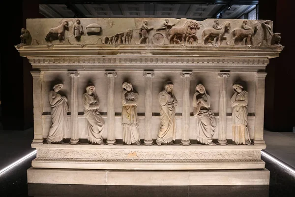 Sarkofág pláče žen v istanbulském muzeu archeologie, — Stock fotografie