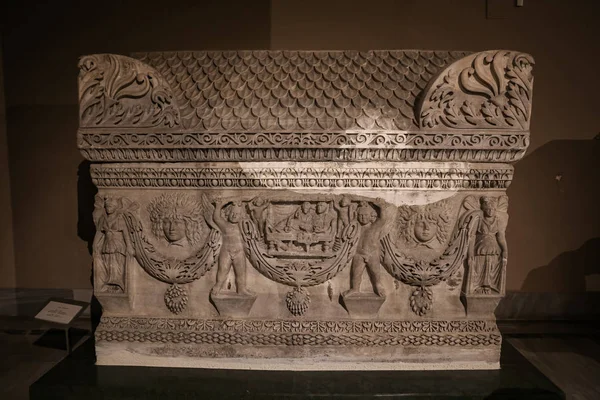 Sarkofag w Muzeum Archeologii w Stambule, Turcja — Zdjęcie stockowe