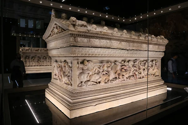 Alexander Sarcophagus in Istanbul Archaeology Museum, Istanbul, — Stock Photo, Image