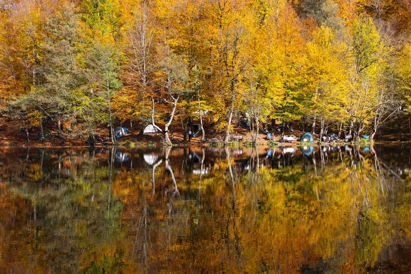 Lac Buyuk dans le parc national Yedigoller, Bolu, Turquie — Photo