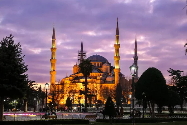 Sultanahmet blauwe moskee in Istanboel, Turkije — Stockfoto