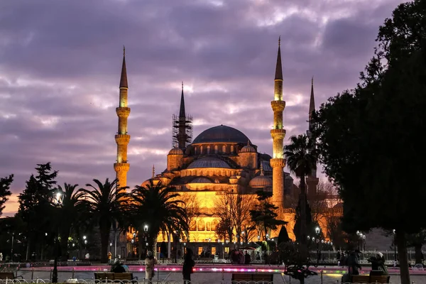 Голубая мечеть Султанахмет в Стамбуле — стоковое фото