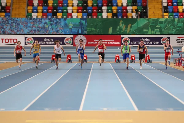 イスタンブール トルコ 2020年2月9日 バルカンU20陸上室内選手権中に60メートルを走る選手 — ストック写真