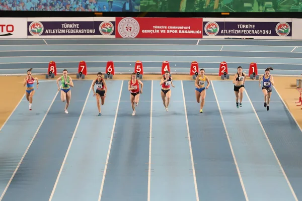 Istanbul Turquía Febrero 2020 Atletas Corriendo Metros Durante Campeonato Balcánico —  Fotos de Stock