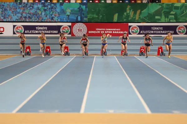 Istanbul Turquía Febrero 2020 Atletas Corriendo Metros Durante Campeonato Balcánico — Foto de Stock