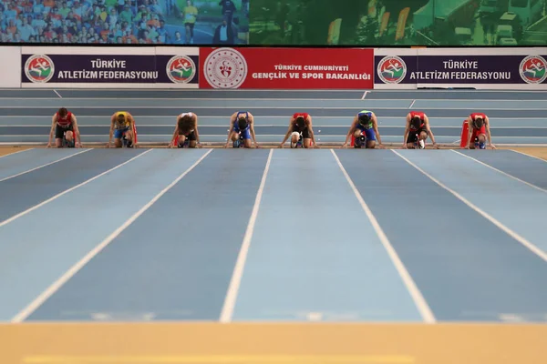 Istanbul Turquía Febrero 2020 Atletas Corriendo Metros Durante Campeonato Balcánico —  Fotos de Stock