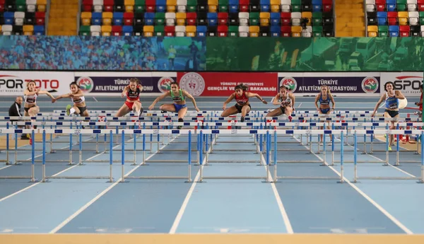 Istanbul Turkey Februari 2020 Atleten Die Meter Horden Nemen Tijdens — Stockfoto