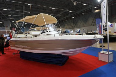 İSTANBUL, TURKEY - 22 Şubat 2020: CNR Avrasya Tekne Fuarı 'nda gösterime giren Enma Barracuda 600 teknesi
