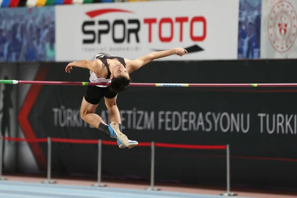 Istanbul Turkey Februari 2020 Onbepaalde Atleet Hoogspringen Tijdens Ruhi Sarialp — Stockfoto
