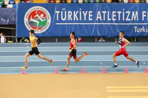 伊斯坦布尔 土耳其 2020年3月7日 在国际U18室内田径比赛中跑步的运动员 — 图库照片