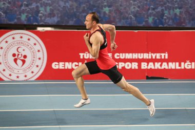 İSTANBUL, TURKEY - 08 Mart 2020: Türkiye Salon İçi Spor Federasyonu Kupası sırasında koşan tanımlanamayan sporcu