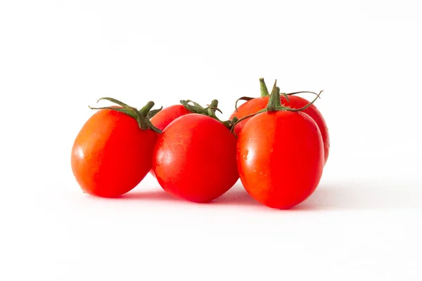 Tomates Rojos Cereza Aislados Sobre Fondo Blanco — Foto de Stock